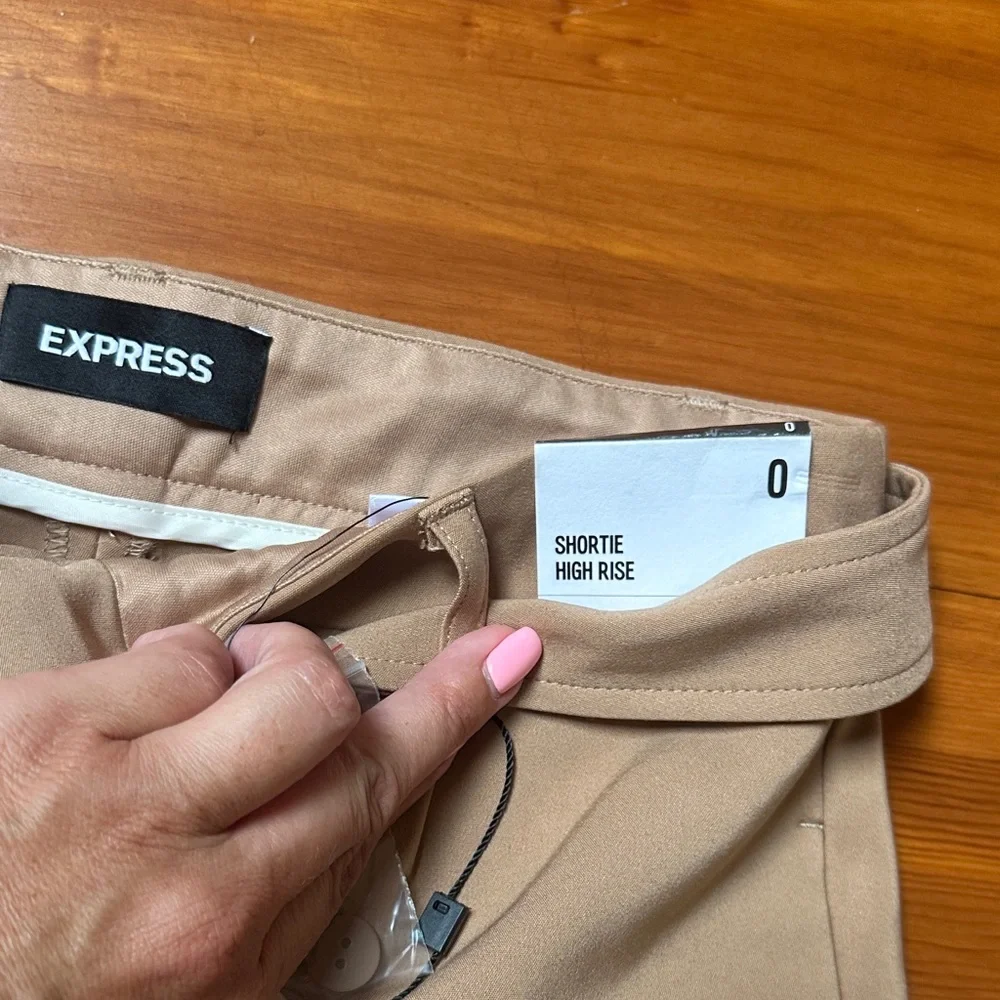 Express High Waist Tan Women's Shorts with Belt - Picture 2 of 3